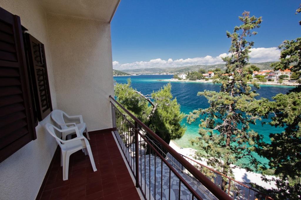 Apartments And Rooms Porto Razanj Ruang foto