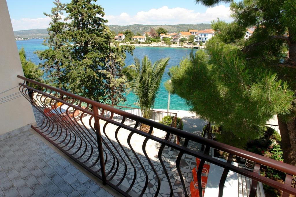 Apartments And Rooms Porto Razanj Ruang foto