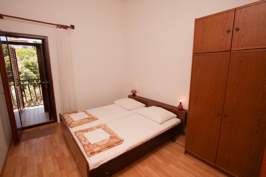 Apartments And Rooms Porto Razanj Ruang foto