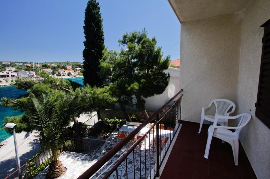 Apartments And Rooms Porto Razanj Ruang foto