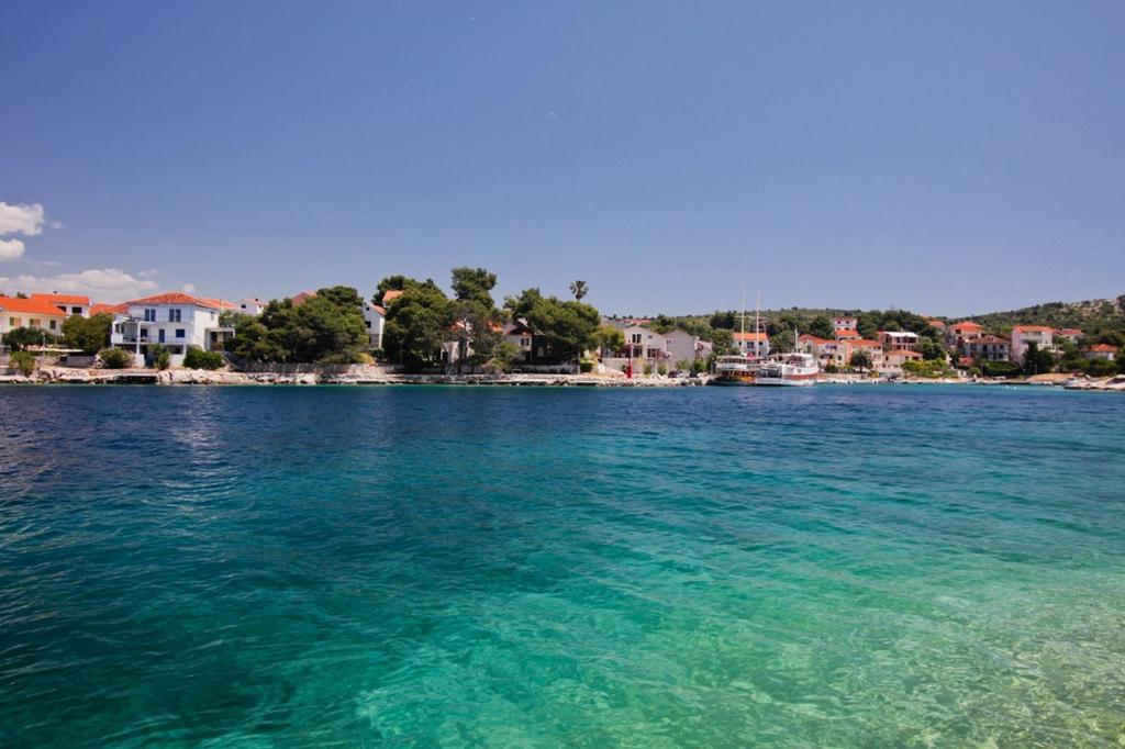 Apartments And Rooms Porto Razanj Bagian luar foto